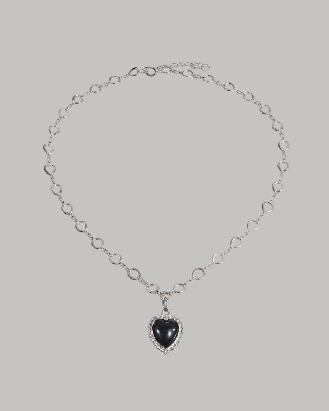​Collar con cadena de corazones