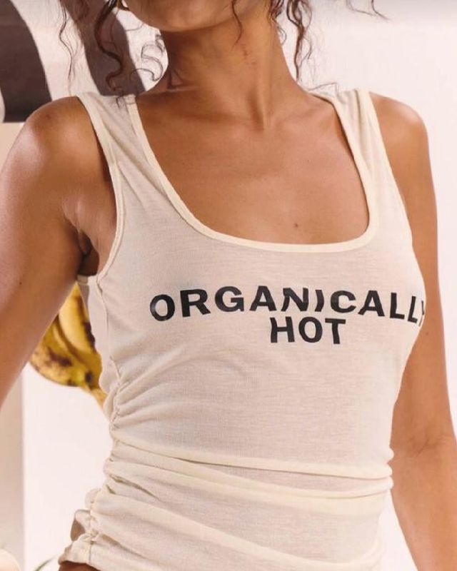 Top blanco estilo camiseta