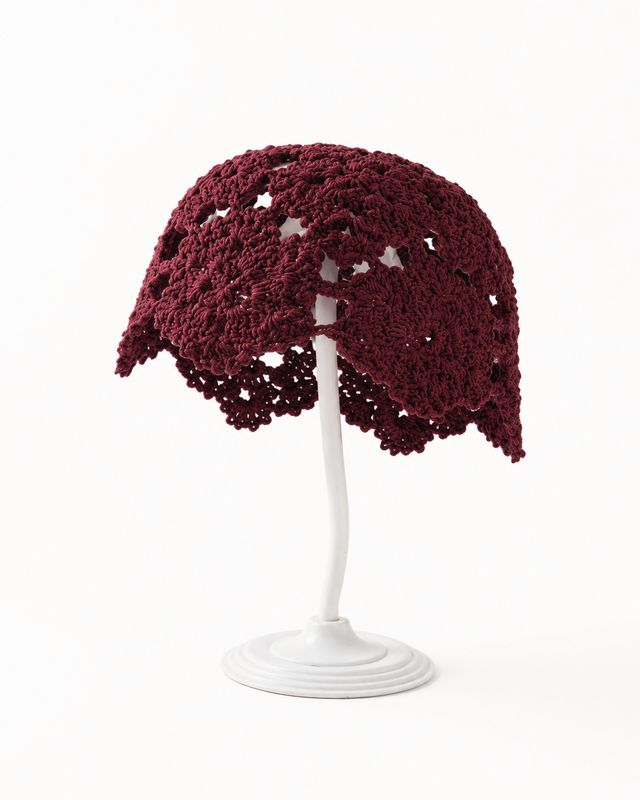 Gorrito tejido rojo