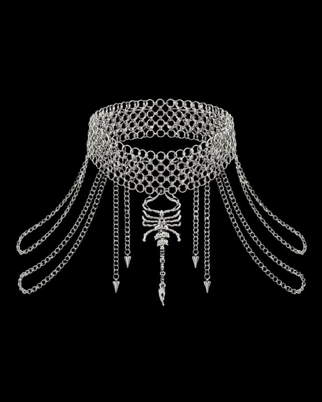 Choker con dije de alacrán