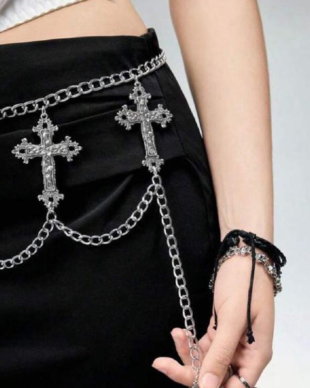 ​Cadena de cintura asimétrica con cruz chunky
