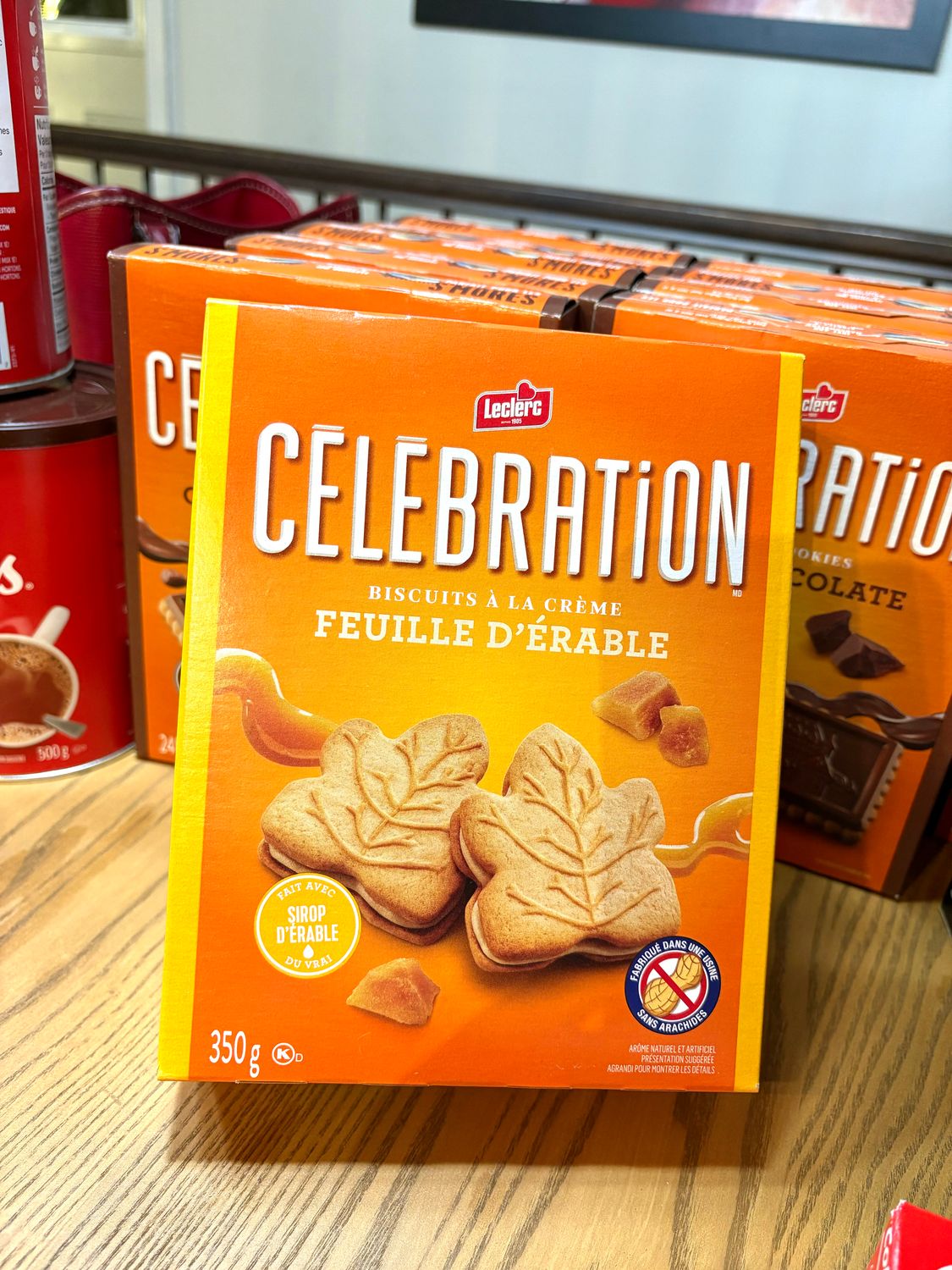 CELEBRATION CREME COOKIES MAPPLE LEAF 350 g