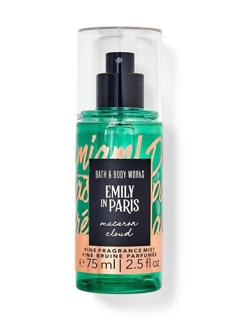 EMILY IN PARIS MACAROON CLOUD TRAVELLER SIZE