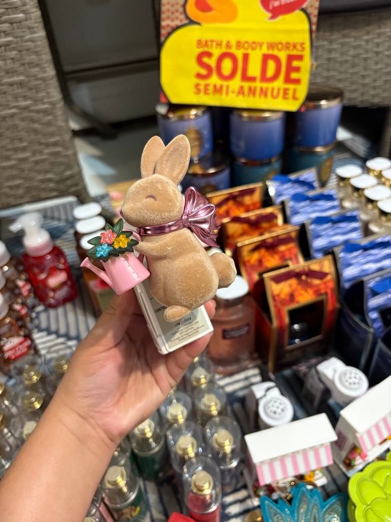 Bunny WALLFLOWER PLUG INTRANSIT