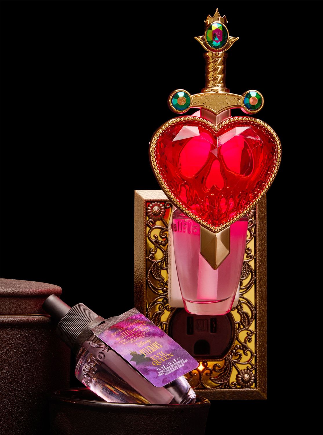 EVIL QUEEN PIERCED HEART WALLFLOWER PLUG INTRANSITB14