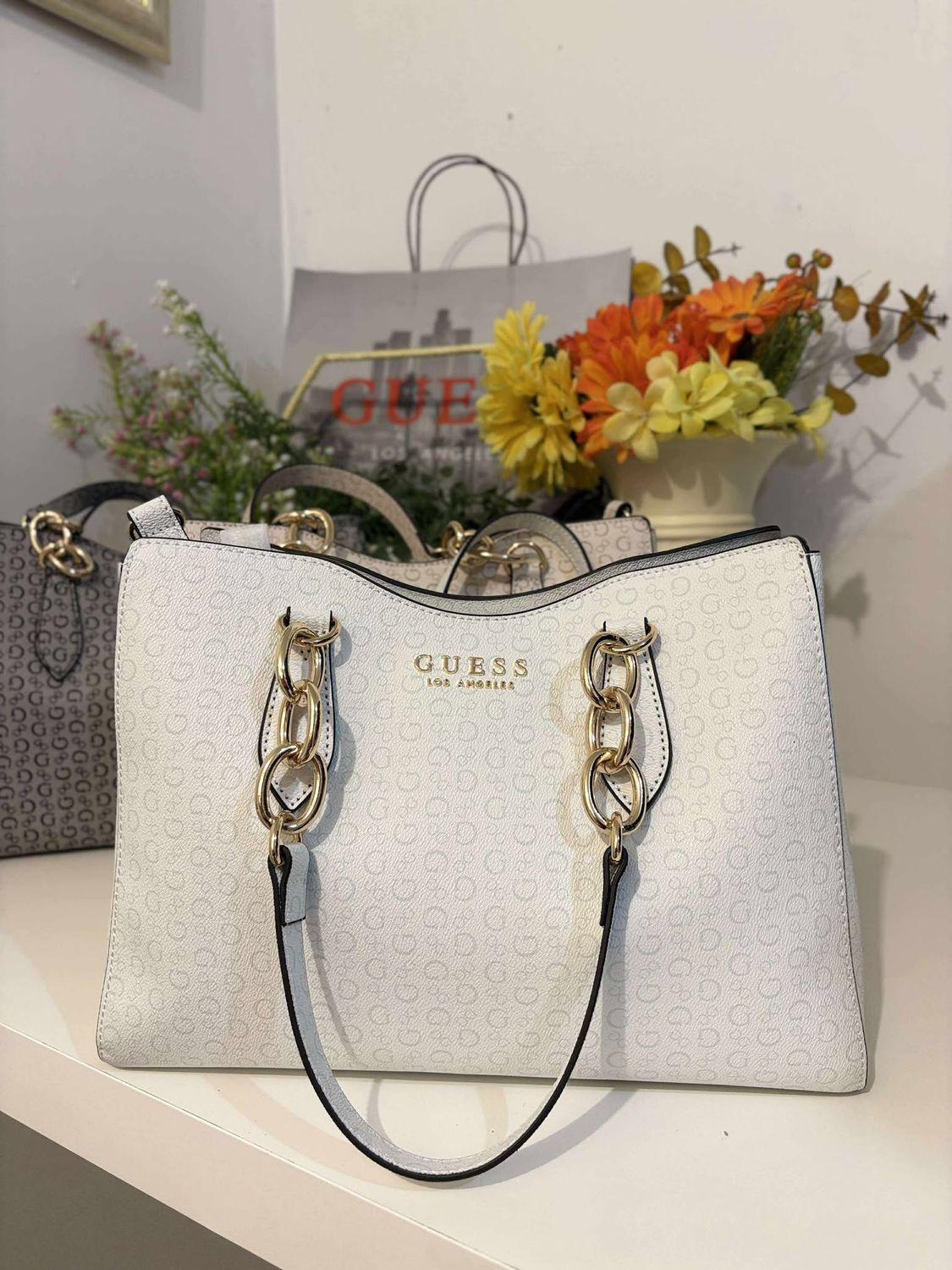 GUESS 007 INTRANSIT B14 with paperbag