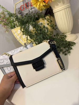 GUESS 020 INTRANSIT B14 with paperbag