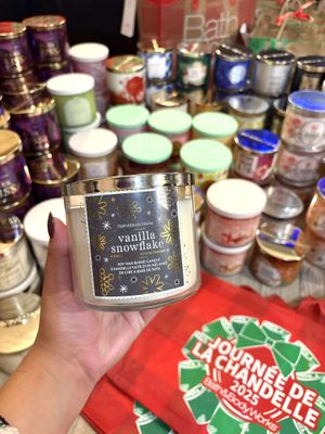 VANILLA SNOWFLAKES 3WCANDLE ONHAND