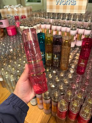 LUX COVERED IN ROSES MIST PRE-ORDER B17