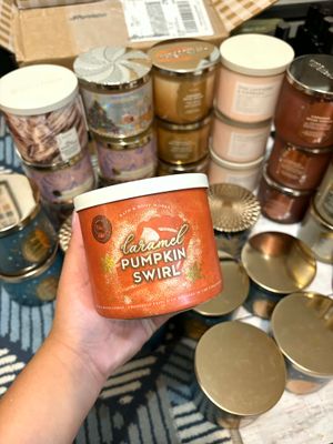 CARAMEL PUMPKIN SWRIL 3WICKS CANDLE ONHAND