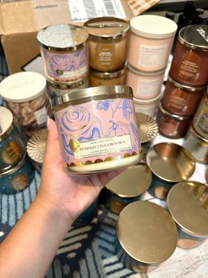 PUMPKIN CINNAMON BUN 3WICKS CANDLE ONHAND pink