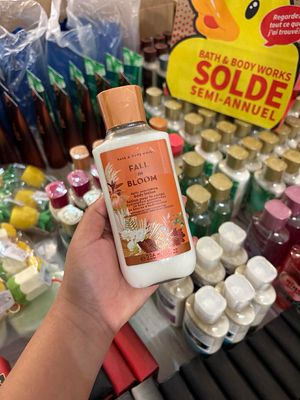 FALL IN BLOOM BODY LOTIONONHAND