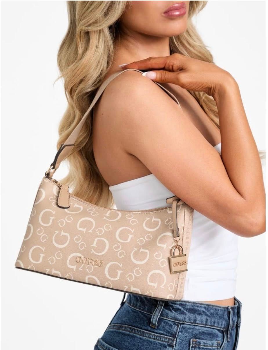 GUESS 001 WITH PAPERBAG ONHAND