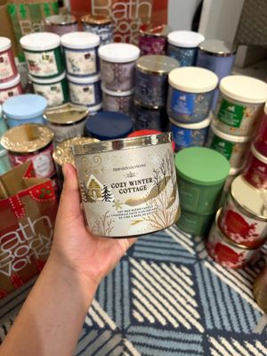 COZY WINTER COTTAGE 3WICKS CANDLE ONHAND