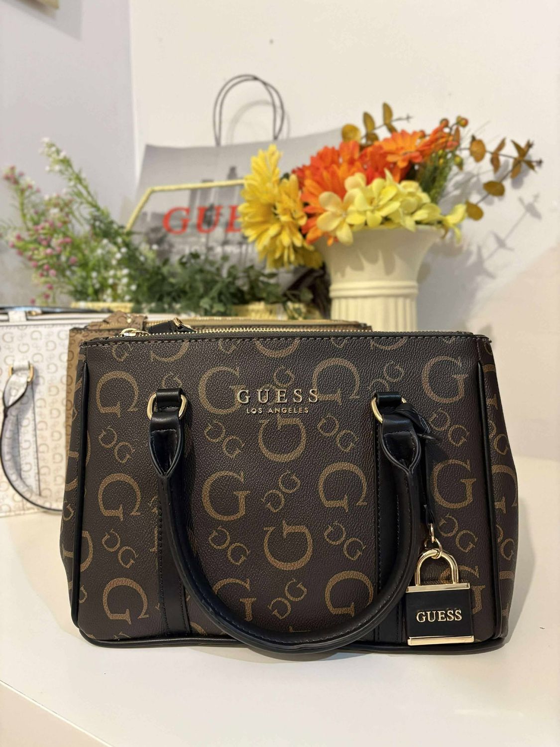GUESS 011 ONHAND with paperbag