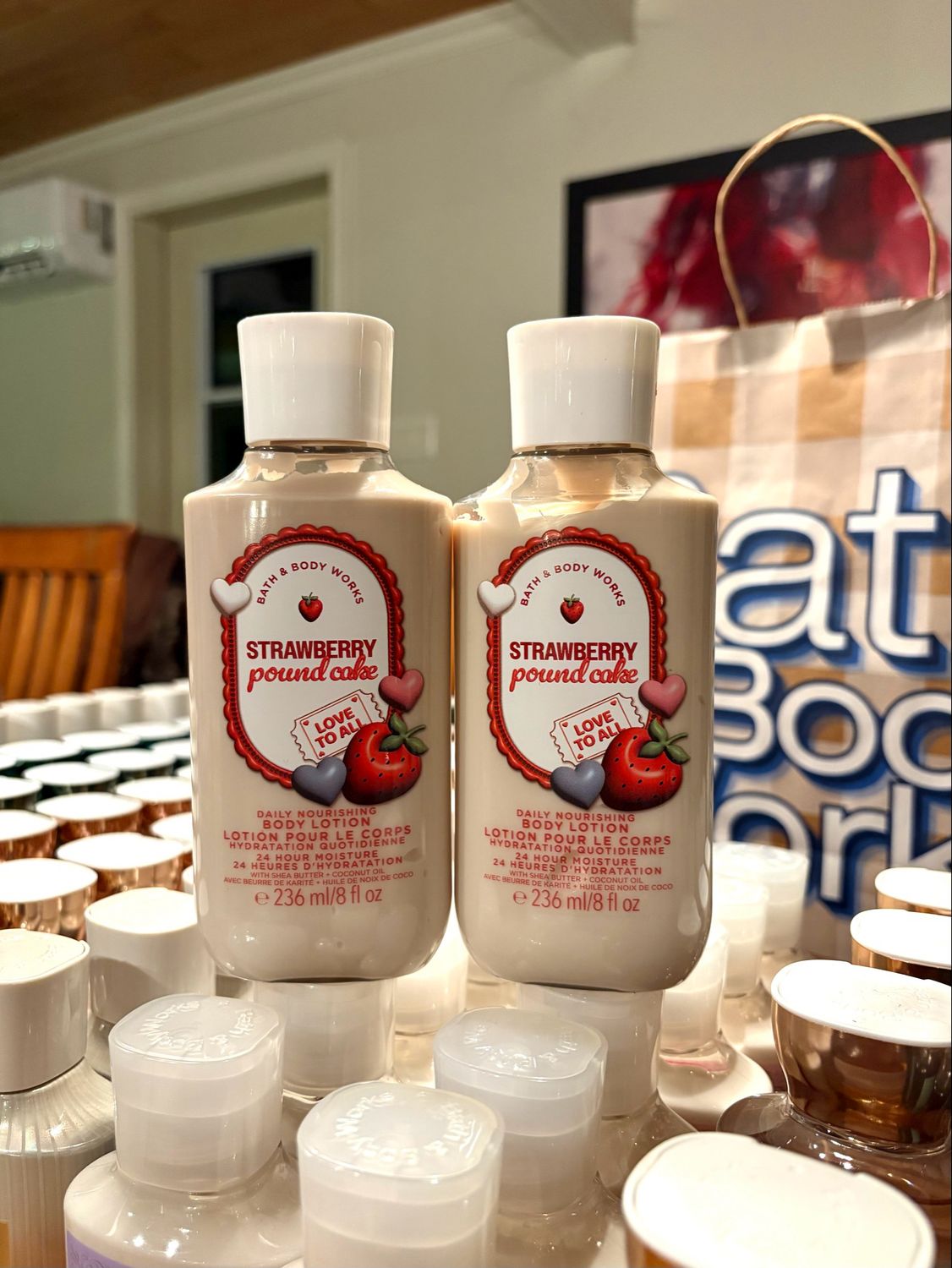 STRAWBERRY POUND CAKE LOTION PRE-ORDER B16 old pack