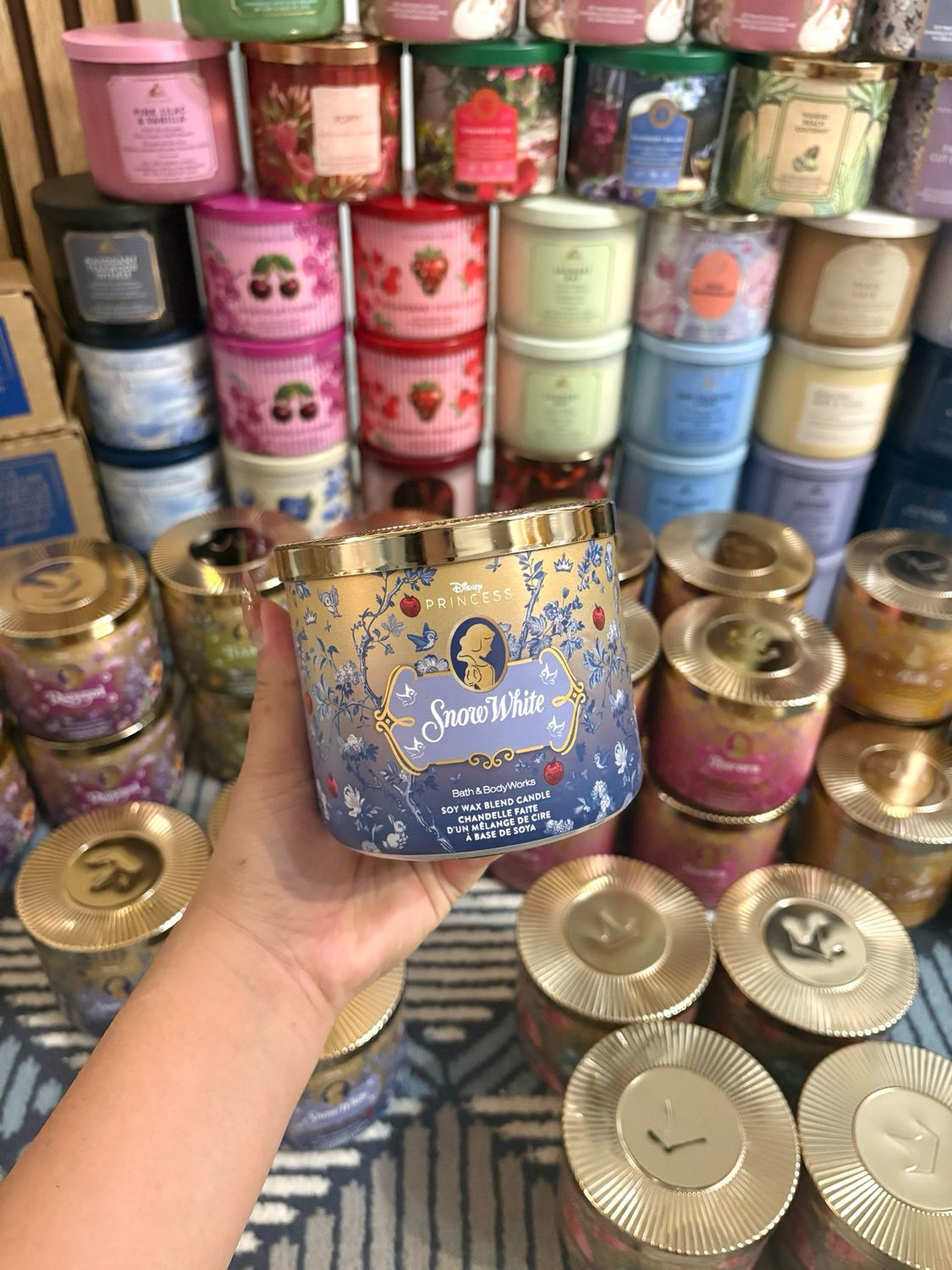 DISNEY SNOW WHITE 3WICK CANDLE INTRANSIT ETA:JULY/AUG