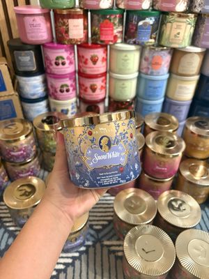 DISNEY SNOW WHITE 3WICK CANDLE INTRANSIT ETA:JULY/AUG