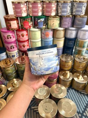 SHORELINE HYDRANGEA 3WICK CANDLE INTRANSIT ETA:JULY/AUG