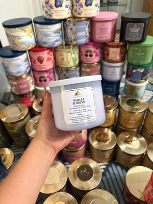 VIOLET MUSK 3WICK CANDLE INTRANSIT ETA:JULY/AUG