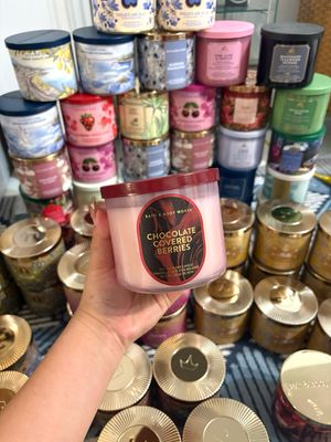 CHOCOLATE COVERED BERRIES 3WICK CANDLE INTRANSIT ETA:JULY/AUG