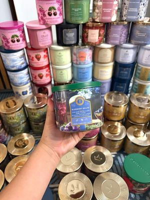 BLUEBERRY BELINNI 3WICK CANDLE INTRANSIT ETA:JULY/AUG