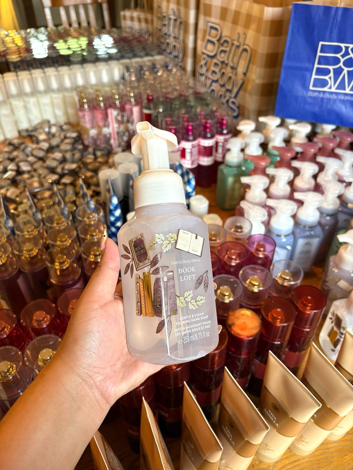 BOOKLOFT HANDSOAP B23