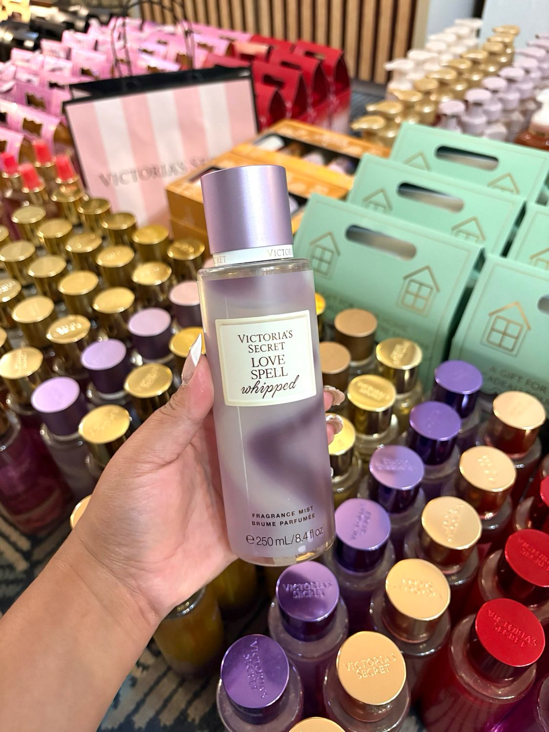 VS LOVE SPELL WHIPPED DEC/JAN EXTRAB25