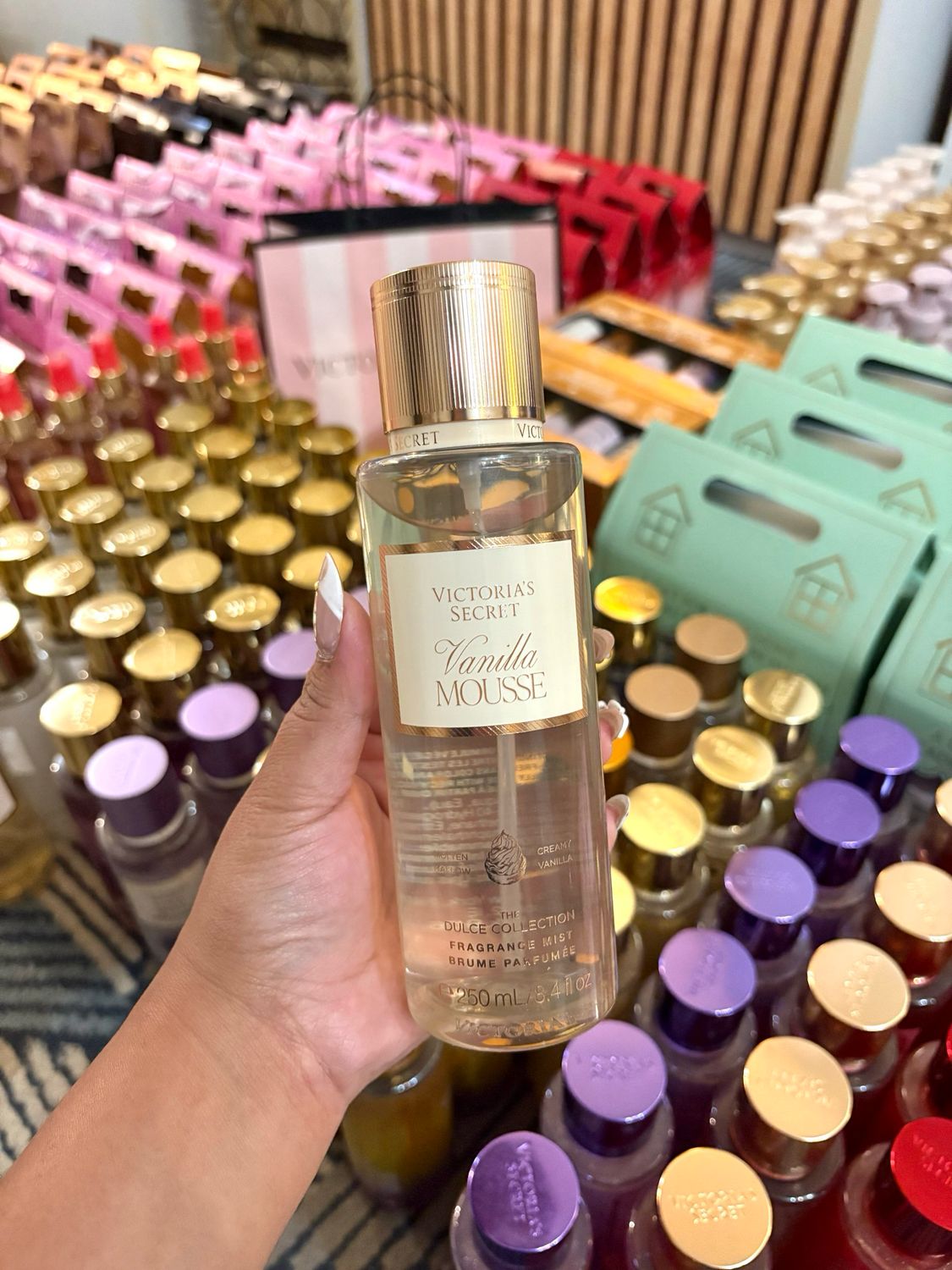 VS VANILLA MOUSSE DEC/JAN EXTRAB25
