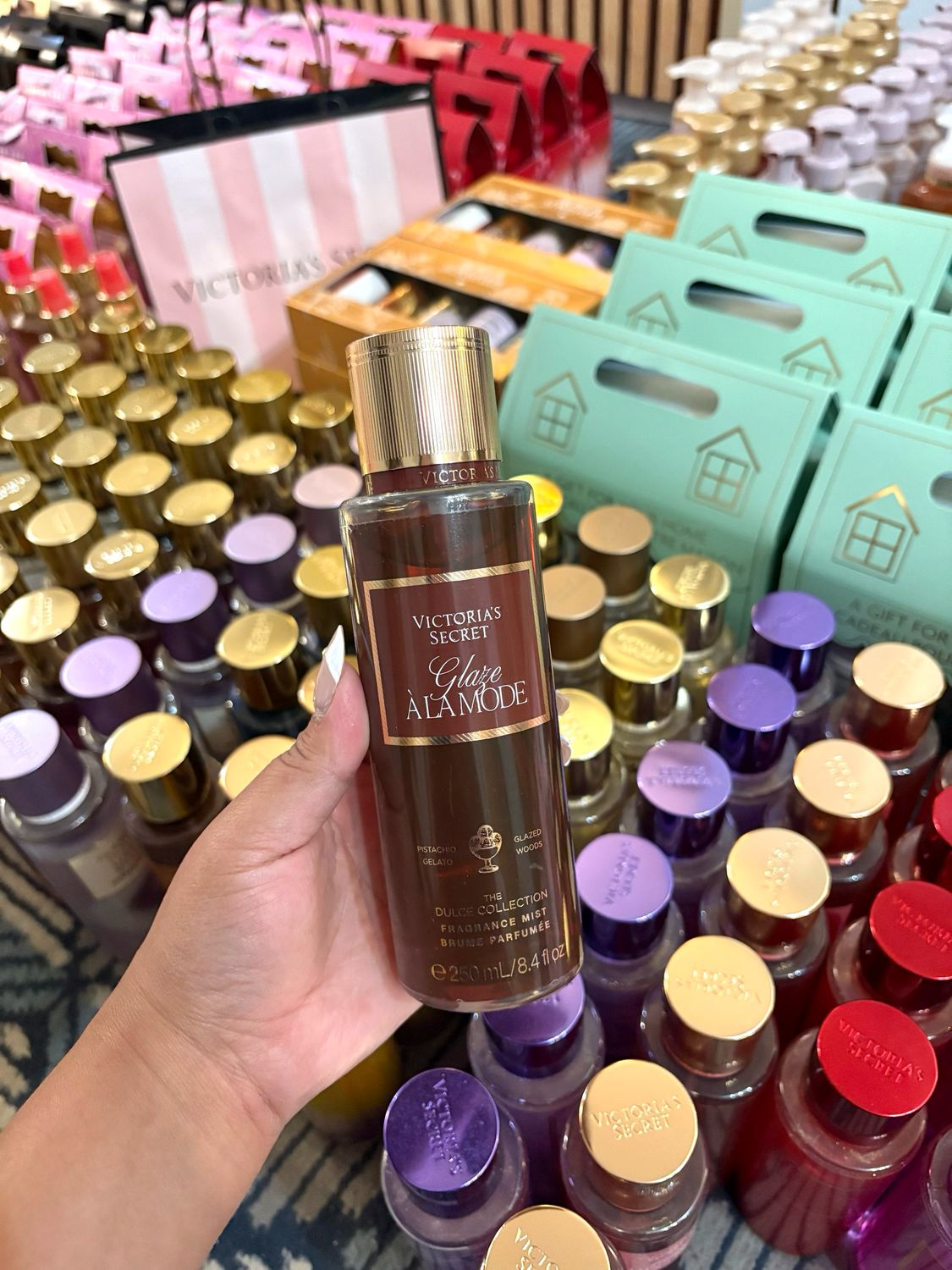 VS GLAZE A LA MODE DEC/JAN EXTRAB25