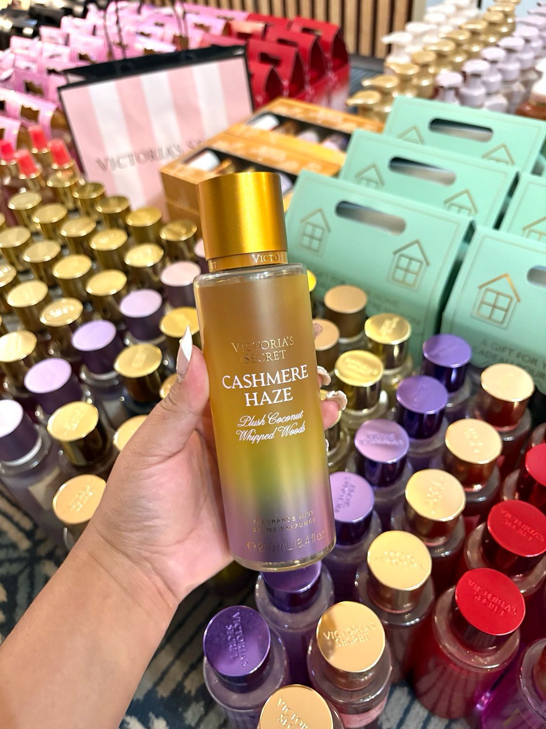 VS CASHMERE HAZE DEC/JAN EXTRAB25