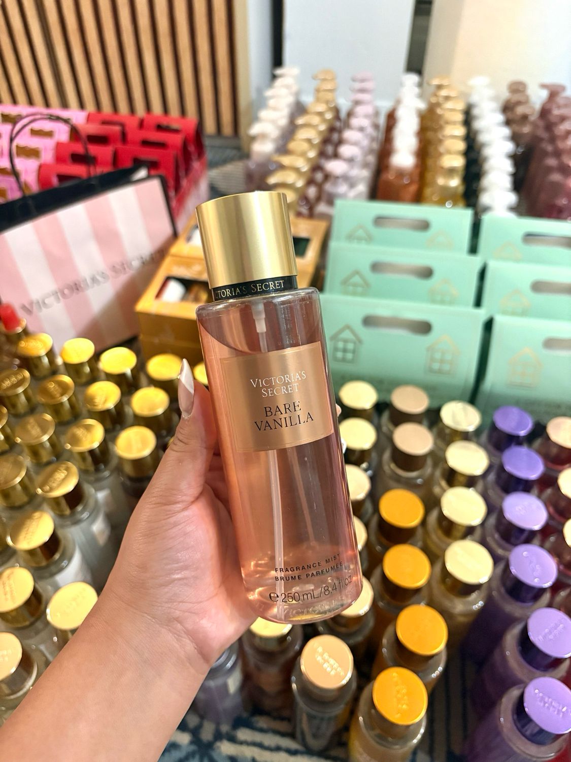 VS BARE VANILLA DEC/JAN EXTRAB25