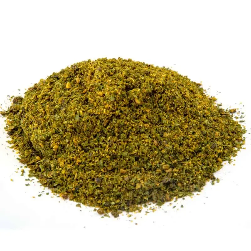 Garlic and Pepper: Finely ground olive-green spice, combining the pungent flavor of garlic and the strong aroma of pepper