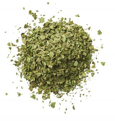 Coriander leaves: small dried green leaves, used as an aromatic herb