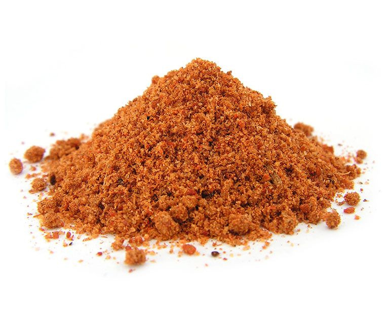 Tandoori Spices: A blend of red and fragrant spices, ideal for marinating and giving an authentic flavor to dishes