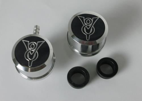 BREATHER &amp; PCV COMBO POLISHED ALUMINUM WITH V8 LOGO
