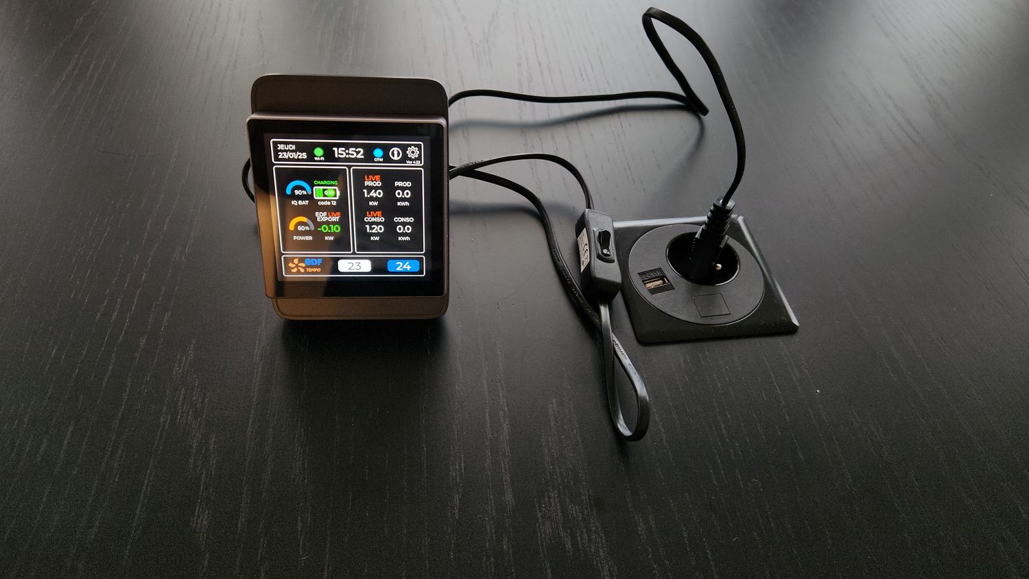 Ensemble du système (Écran + socle + câble ) et Arduino-S4848S040C Software ( preconfiguré)
