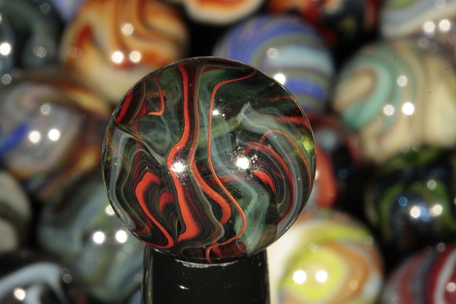 004588 One (1) JABO 2009 Ultra Run &quot;Green Medusa&quot; 13/16&quot; +/- MINT 9.0 Marble
