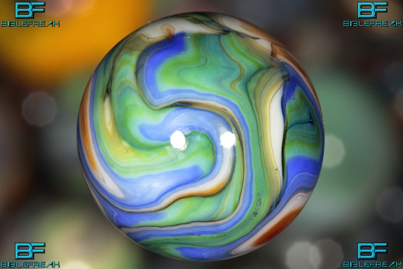 013688 ONE (1) JABO 2010 MAMIE's SISTERSVILLE Multicolor Swirl MINT 9.0 3/4" +\- MARBLE