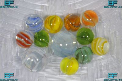 000818 VITRO Hybrid Cat Eye, Mfg 1960's-1980's NM to MINT 8.9-9.0 5/8" - 7/8" +/-​ Assorted Group