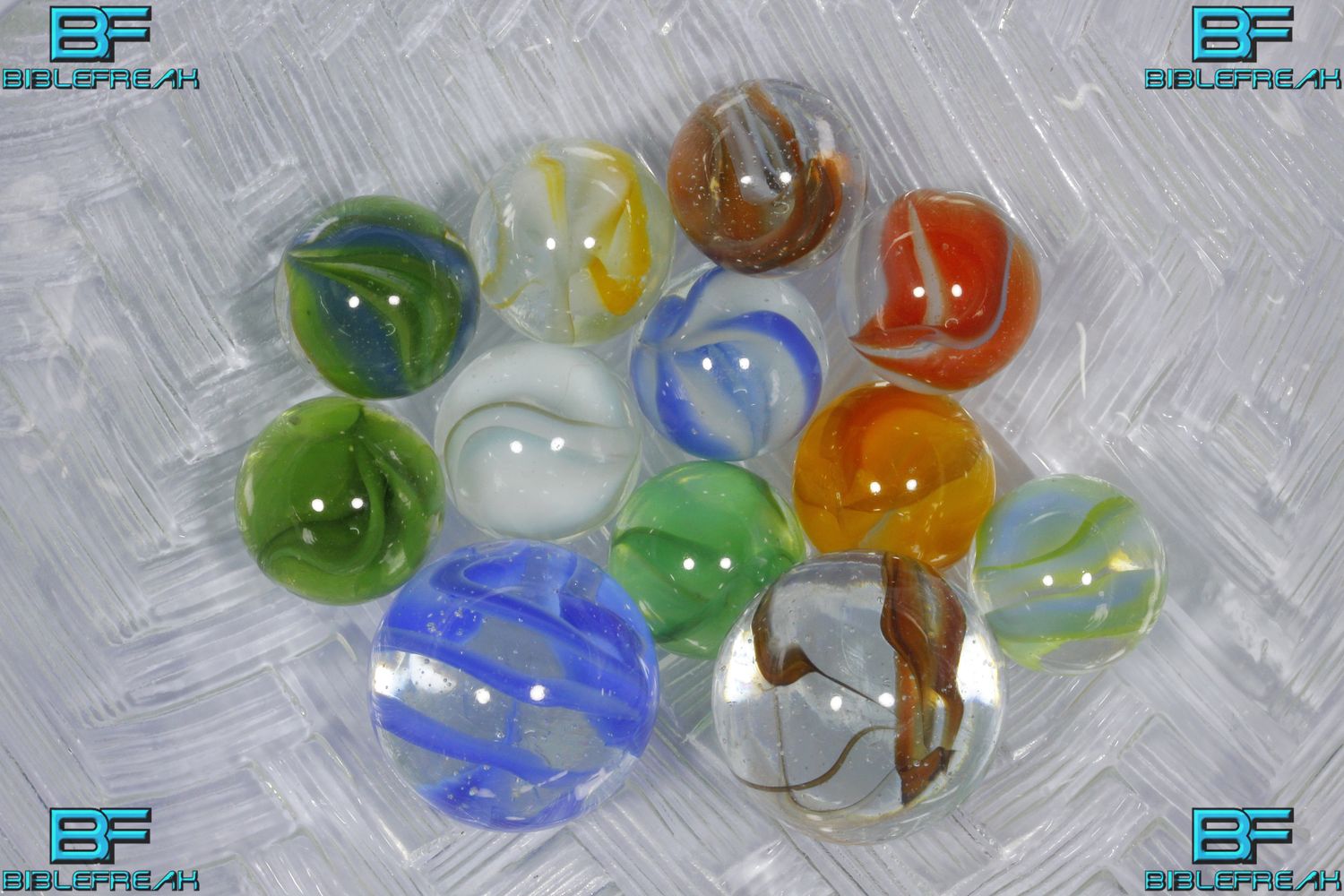 000822 VITRO Hybrid Cat Eye, Mfg 1960&#39;s-1980&#39;s NM to MINT 8.9-9.0 5/8&quot; - 7/8&quot; +/-​ Assorted Group