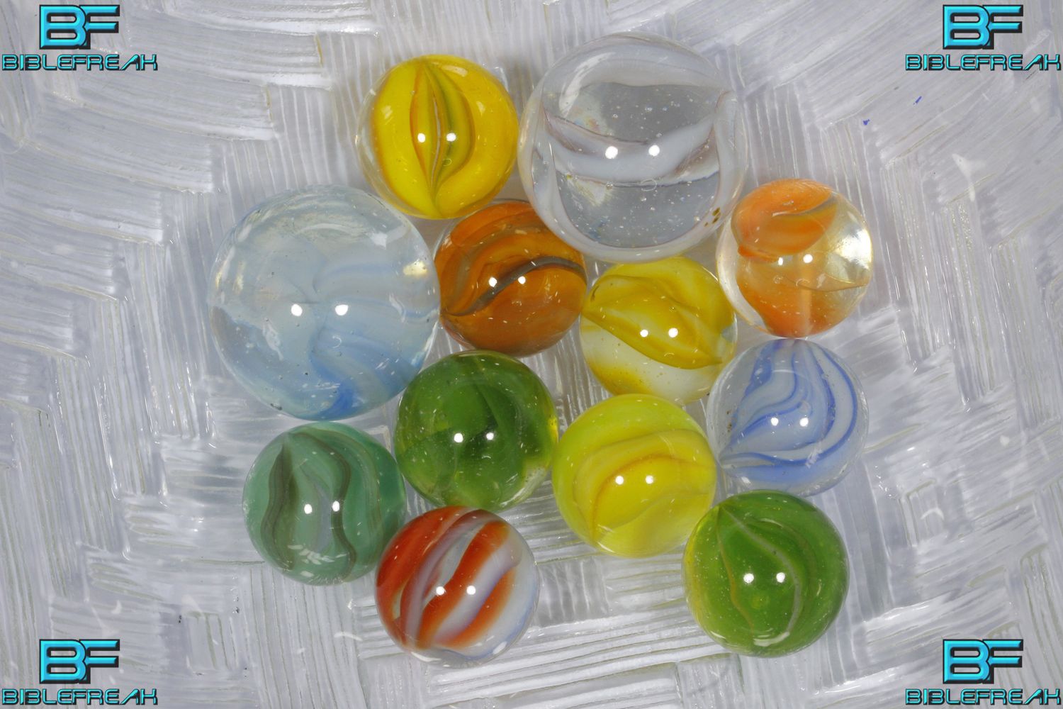 000818 VITRO Hybrid Cat Eye, Mfg 1960&#39;s-1980&#39;s NM to MINT 8.9-9.0 5/8&quot; - 7/8&quot; +/-​ Assorted Group