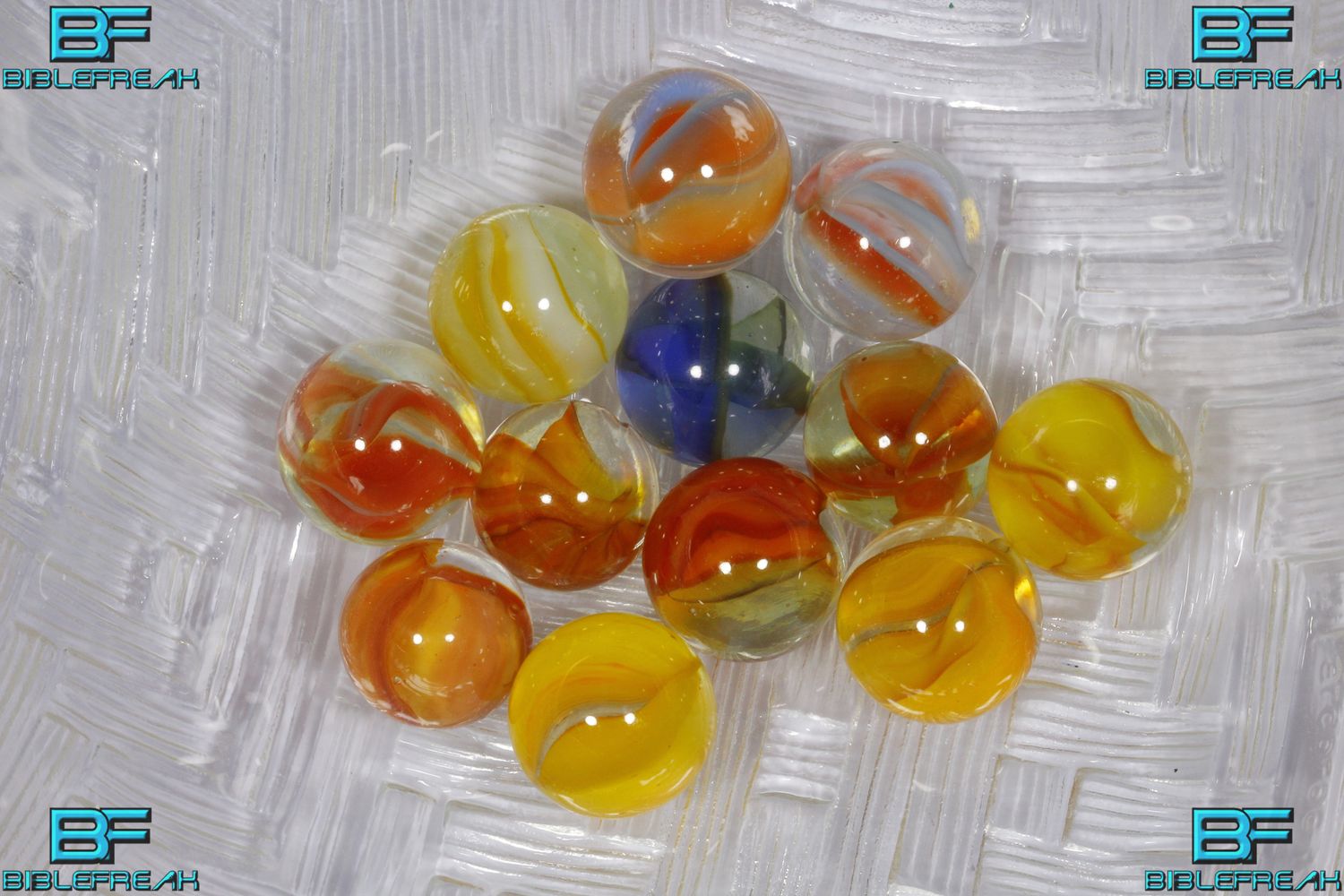 000828 VITRO Hybrid Cat Eye, Mfg 1960&#39;s-1980&#39;s NM to MINT 8.9-9.0 5/8&quot; +/-​ Assorted Group