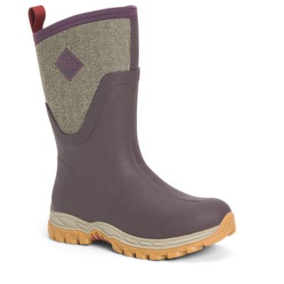 Muck Boots Women&#39;s Arctic Sport II Mid Winter Boots