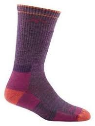Darn Tough Women&#39;s Hiker Boot Midweight Hiking Socks, Cushioning: Cushion, Size: Small (Women&#39;s 4.5-7), Colour: Plum Heather