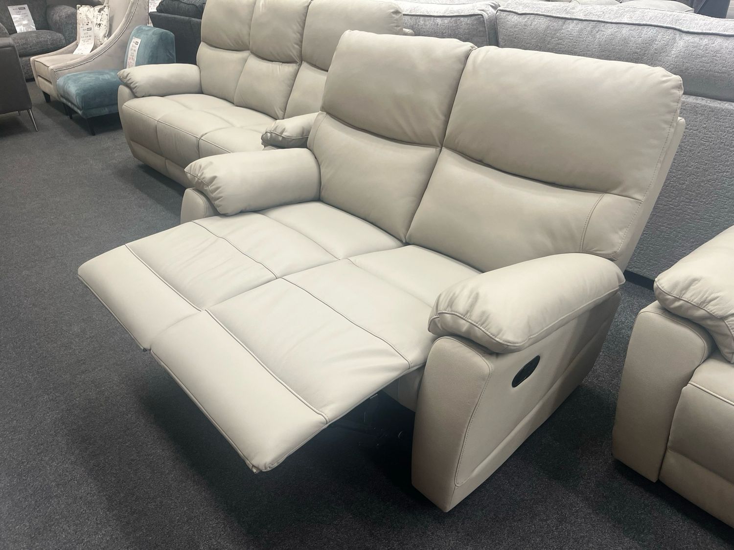 Vantage Manual Reclining 2 Seater Sofa In Putty Leather