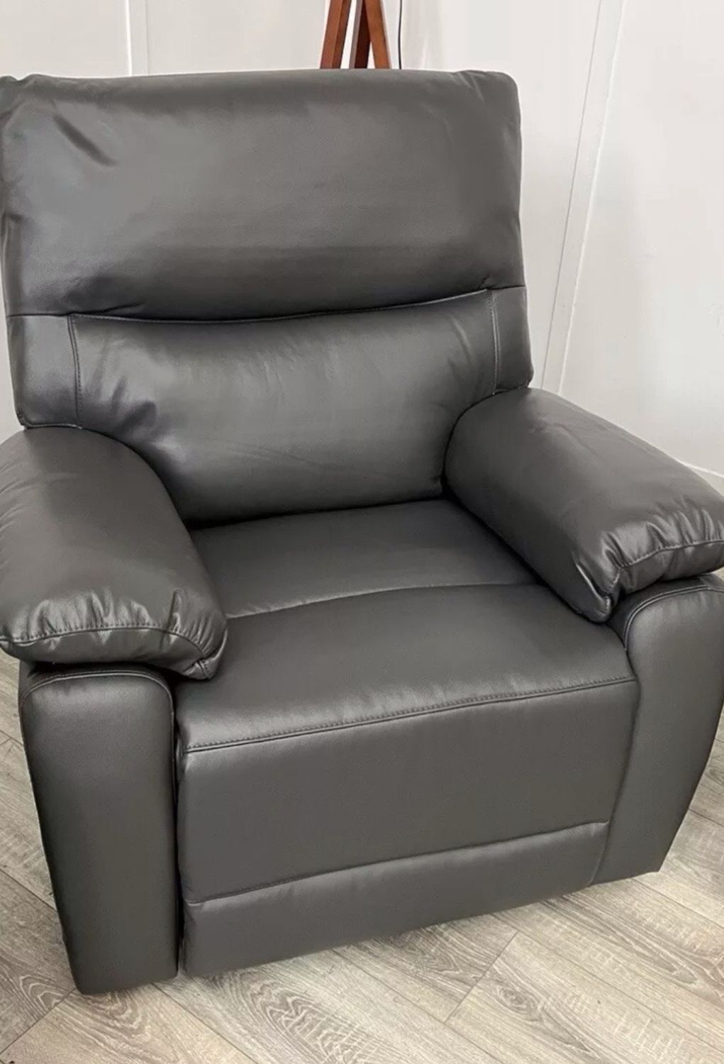 Vantage Manual Reclining Chair In Dark Grey Leather