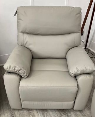 Vantage Manual Reclining Chair In Putty Leather
