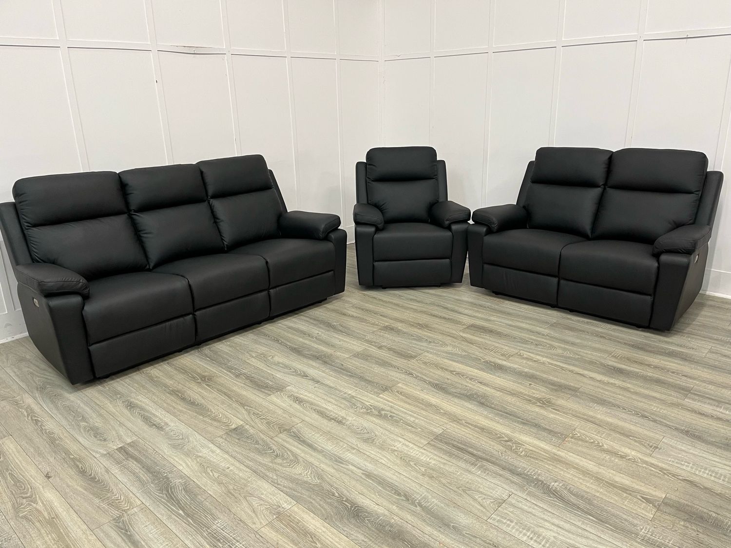 The Hobbs Power Reclining Leather Range The Hobbs Power Reclining Leather Range