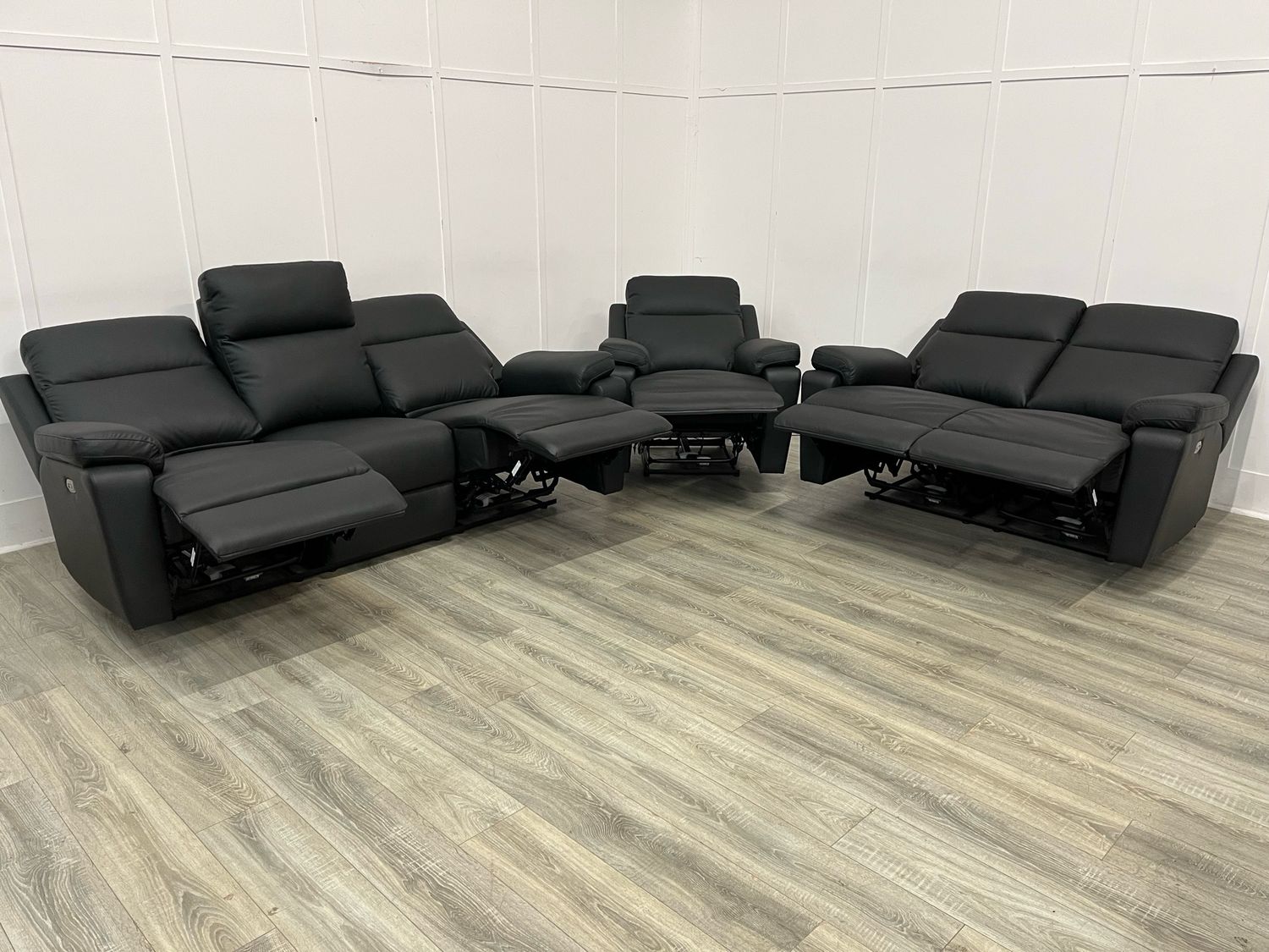 The Hobbs Power Reclining Leather Range The Hobbs Power Reclining Leather Range